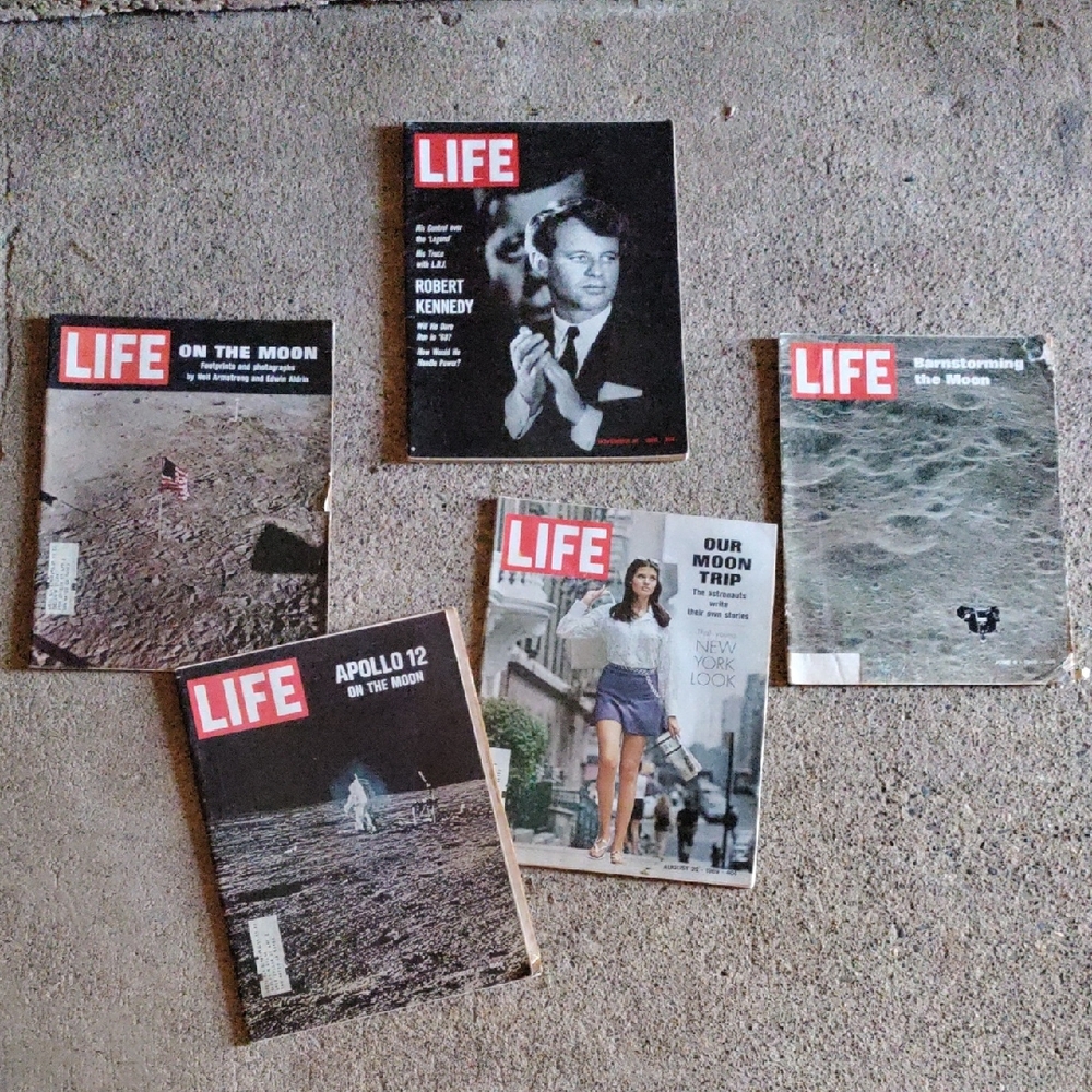 Lot Vintage Life Magazine